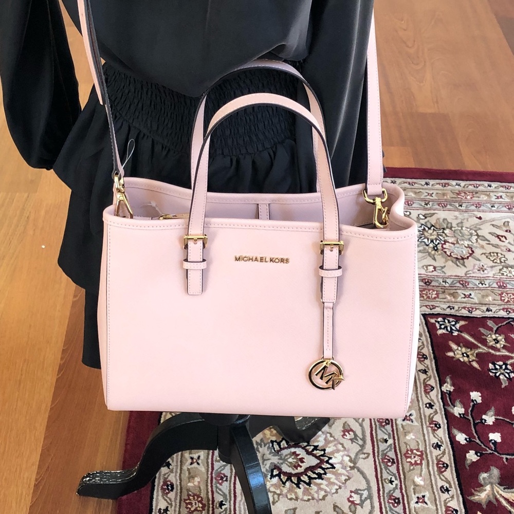 Authentic Michael Kors ew medium handbag crossbody - Picture 4 of 8